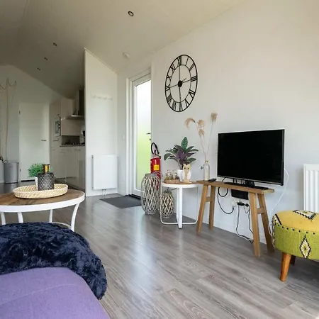 Chalet Modern Located On The Markermeer *