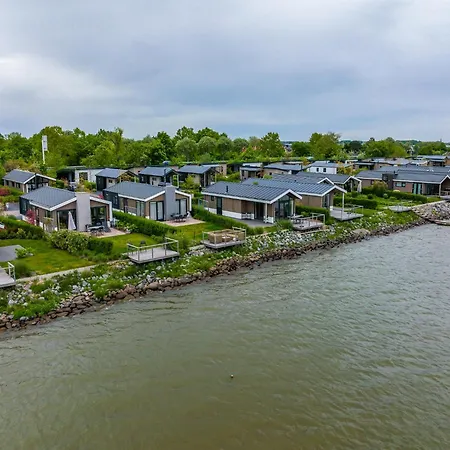 Шале Modern Located On The Markermeer Бовенкарспел