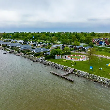 Modern Located On The Markermeer Chalet Bovenkarspel