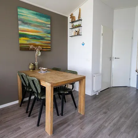 Modern Located On The Markermeer شاليه *