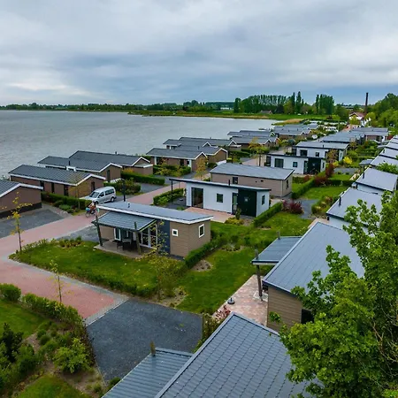 Modern Located On The Markermeer شاليه Bovenkarspel